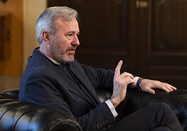 Jorge Azcón:  «Vox tiene pocas ganas de volver al gobierno. Desde la barrera se ven mejor los toros»