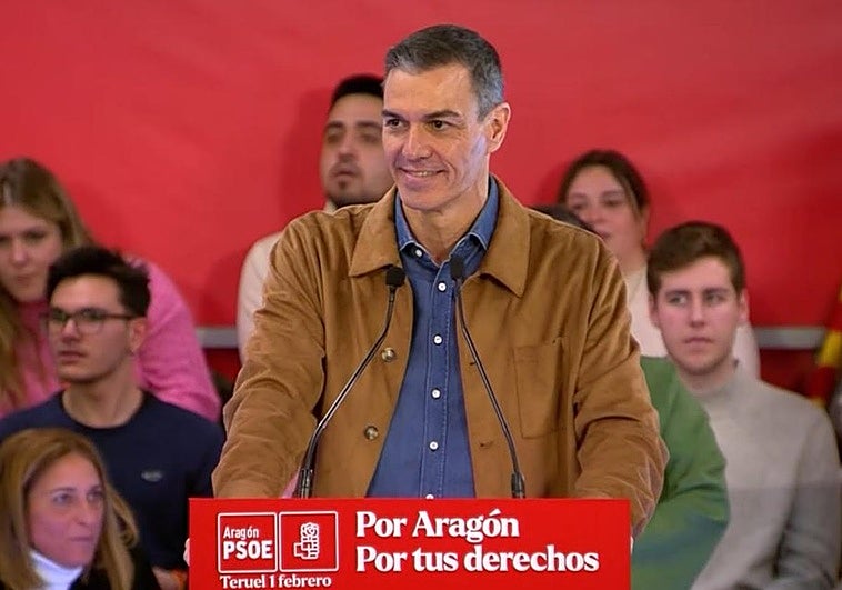 Una mujer interrumpe el mitin de Sánchez en Teruel con insultos