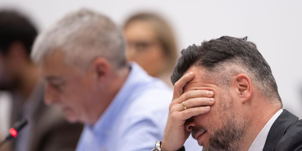 «Cuñado», «mentiroso», «colaborador del Gobierno»: el bronco careo entre Rufián y Feijóo en el Congreso