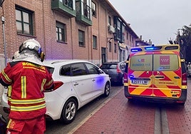 Herida muy grave una mujer con la mandíbula y los brazos rotos y el cuerpo quemado tras una agresión en su casa
