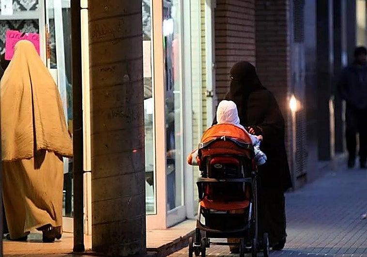 Vox exige prohibir usar burka en edificios públicos de tres municipios de Mallorca