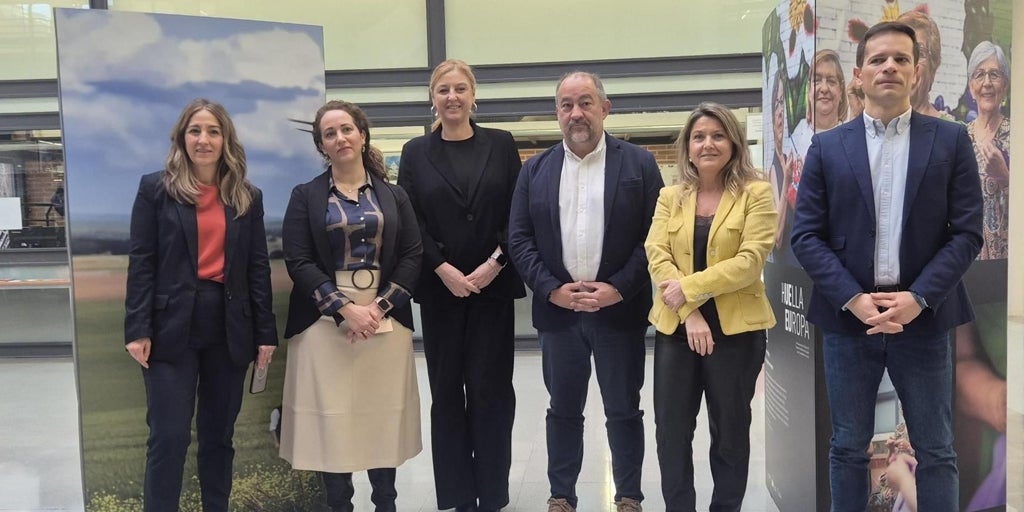 La UCLM celebra 40 años de trabajo con la Unión Europea con una exposición que defiende la innovación