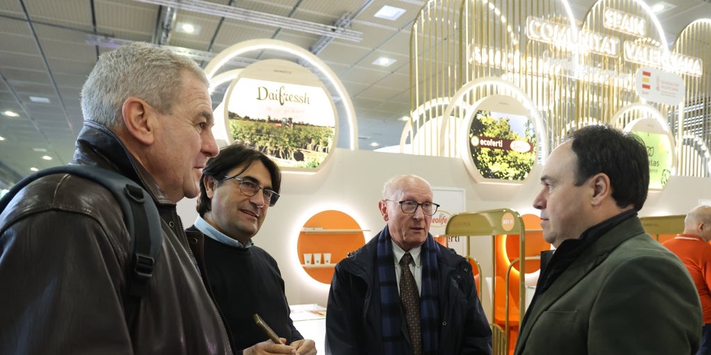 Pérez Llorca hace «frente común» con Andalucía y Murcia para «defender la huerta de Europa» de la competencia desleal