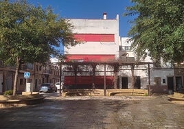 Denuncian fiestas, escándalos y drogas en un edificio okupado en el barrio de Valdeolleros en Córdoba