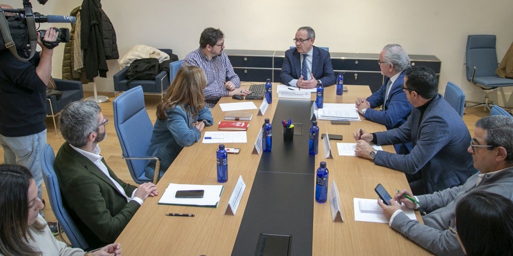 Más de un centenar de personas con discapacidad intelectual trabajan en la Junta