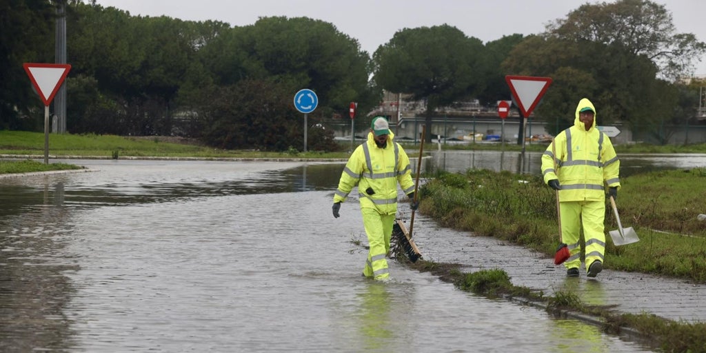 Los andaluces siguen regresando a sus casas tras la borrasca: quedan 3.557 de los 11.000 evacuados