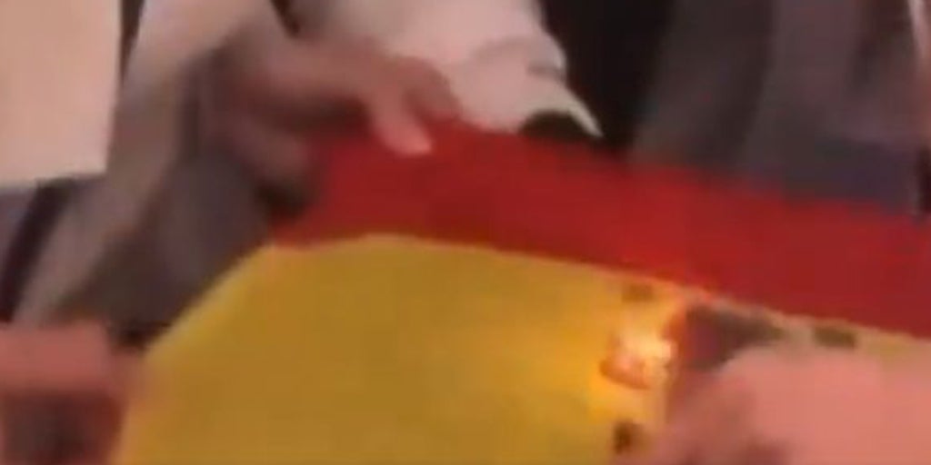 El PP condena la quema de una bandera de España por parte de la hija de un alcalde del PSOE en Valencia