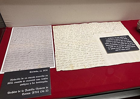 Imagem secundária 1. Acima estão os autores da exposição de abertura. Abaixo à esquerda está a documentação de casos notáveis. À direita está um still do filme estrelado por Carlos Villaria.