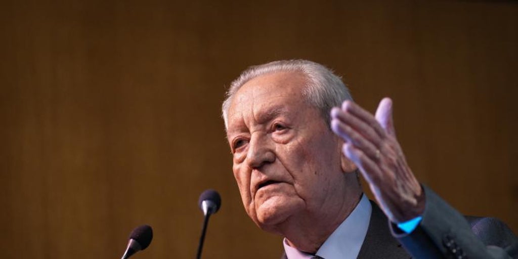 El expresidente andaluz Rafael Escuredo menosprecia a Felipe González por criticar a Pedro Sánchez: «Das pena»