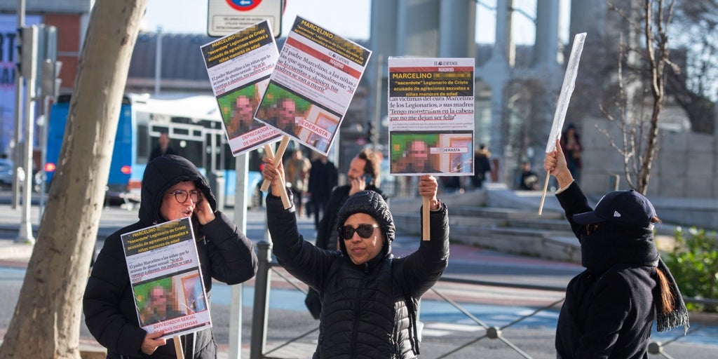 El capellán acusado de 7 agresiones sexuales a niñas dice que nunca estuvo con ellas a solas, pese a las grabaciones