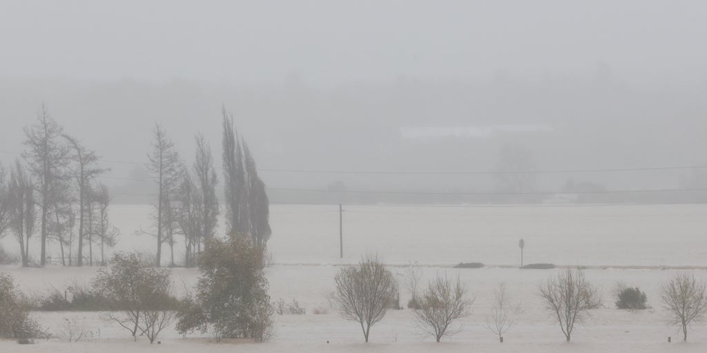 'Oriana' pone en alerta naranja a Andalucía este viernes por lluvia, viento y oleaje
