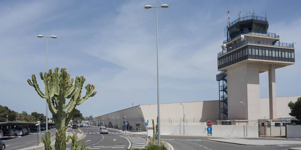 El aeropuerto de Almería crece un 11,7% en pasajeros debido al incremento de vuelos con Reino Unido