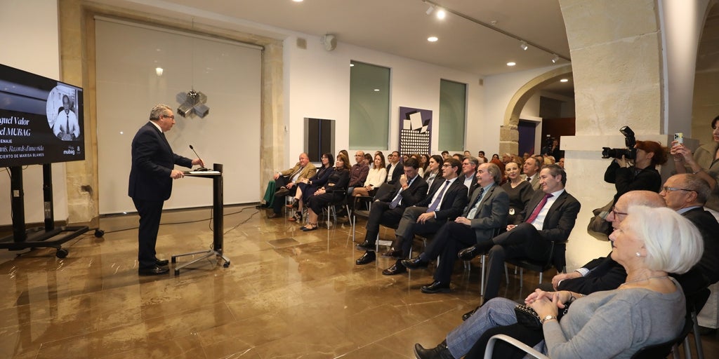 Toni Pérez inaugura en el Mubag la Sala Miguel Valor en homenaje a su labor por el patrimonio cultural de la provincia