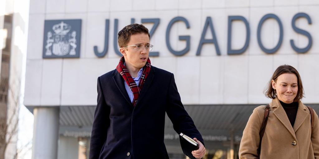 El juez del caso Errejón descarta archivar y cita al exdiputado el próximo martes para notificarle la apertura de juicio
