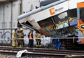 Adif se gasta 100.000 euros al mes en apostar 50 personas para vigilar los muros de Rodalies