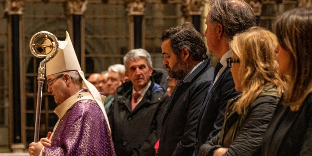 Toledo reza por las víctimas de Adamuz: «Las llevamos en el corazón»