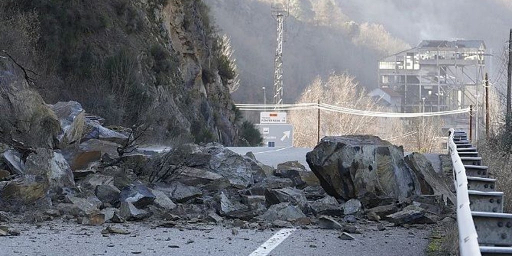 Reabre al tráfico la carretera de Ponferrada a Villablino tras el desprendimiento en Páramo del Sil