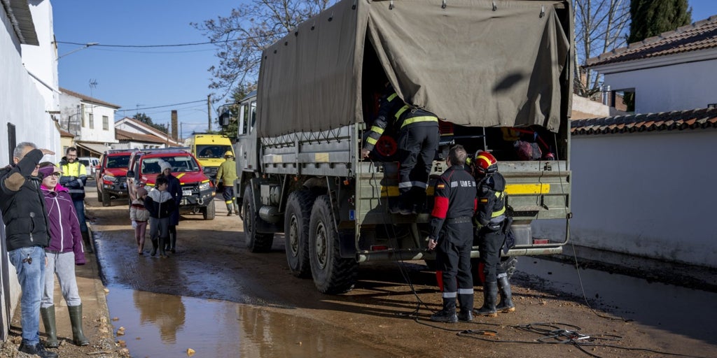 Ocho municipios ribereños del Guadiana en Castilla-La Mancha siguen en aviso rojo y El Robledo vive una «calma tensa»
