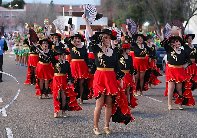 El carnaval de Toledo, en el aire por las fuertes rachas de viento