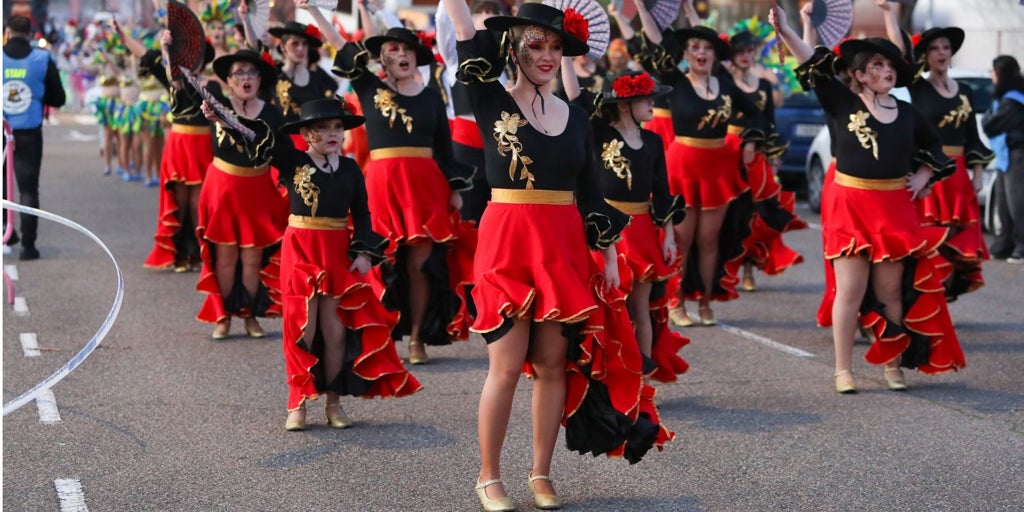 El carnaval de Toledo, en el aire por las fuertes rachas de viento