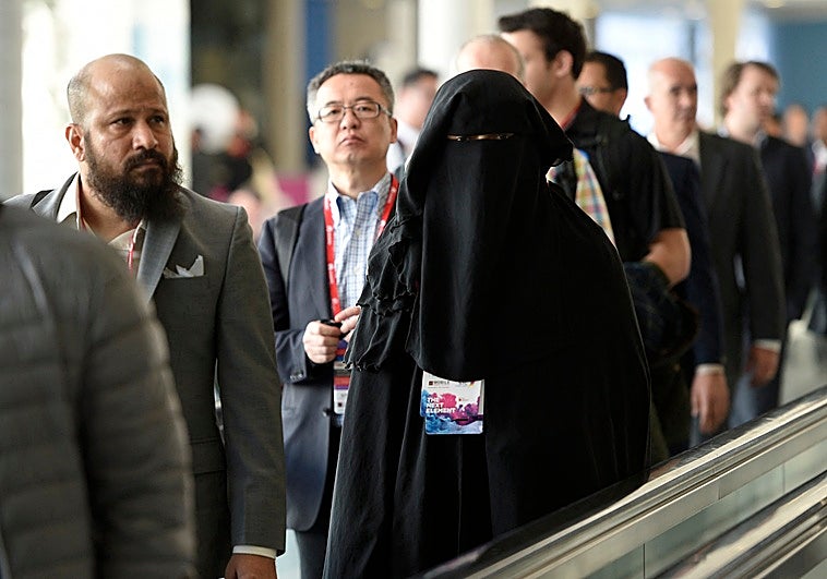 PP y Vox encuentran en el burka su primera vía de entendimiento