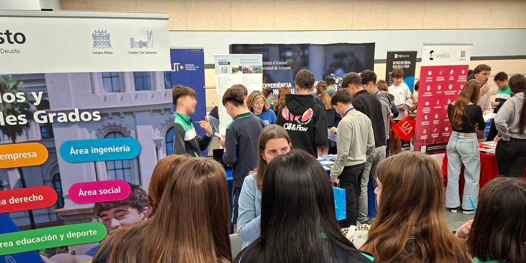 Murcia y Alicante miran al futuro: más de 30 instituciones educativas se reúnen en la Feria de Universidades ELIS