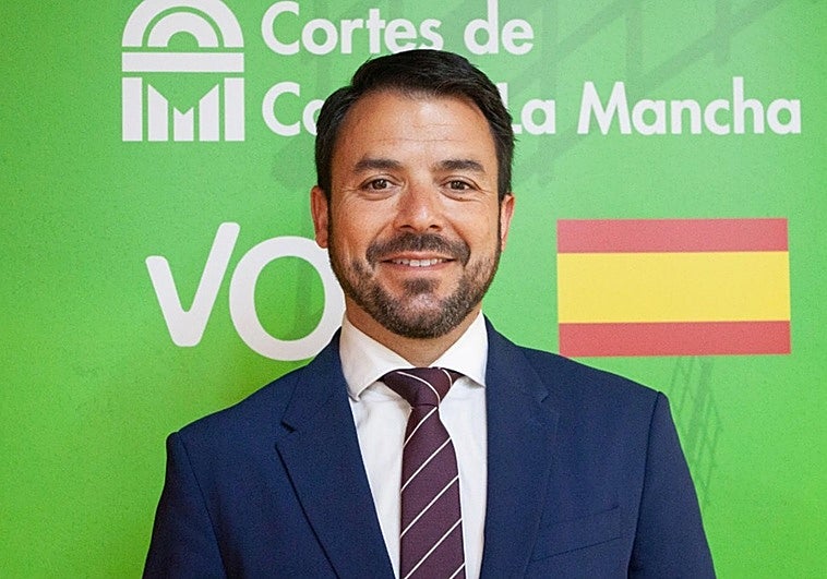 Vox critica la estrategia televisiva de García-Page: «Es el nuevo Revilla»