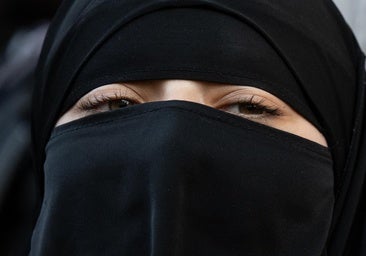 Niqab y burka, los velos islámicos que Vox, PP y Junts quieren prohibir