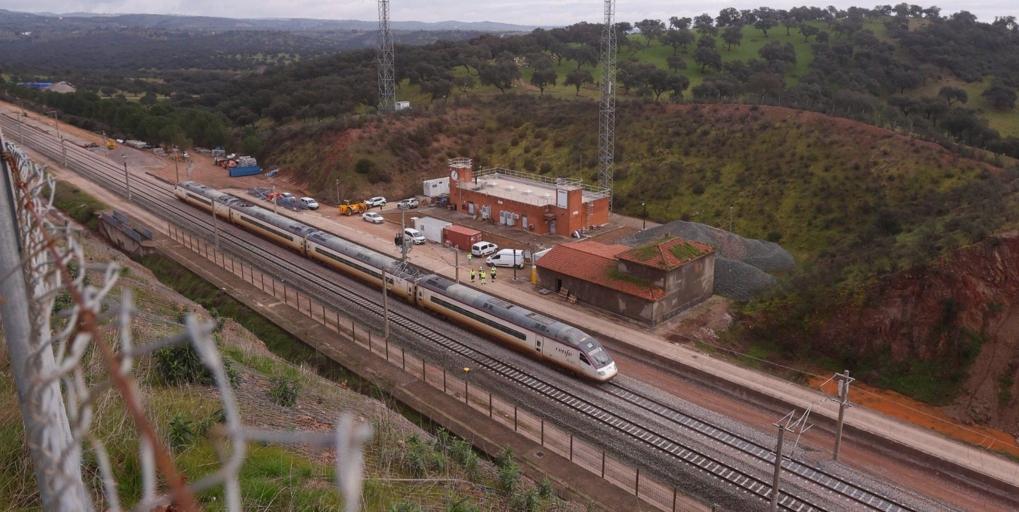 Una incidencia «menor» obliga a detener un tren en Adamuz el día de la reanudación del servicio Madrid-Andalucía
