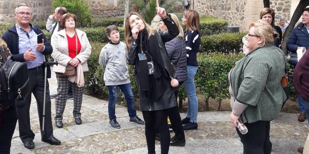 Los guías profesionales respaldan la ordenanza turística y ajustan sus rutas en Toledo