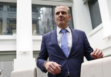 Vox suspende de militancia a Javier Ortega Smith de forma temporal