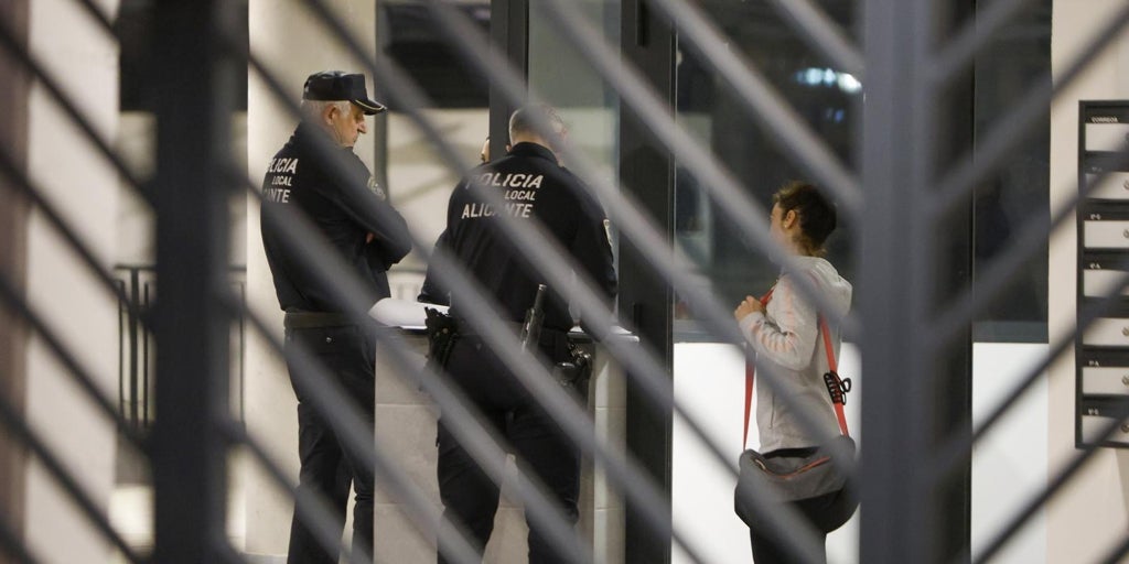 La Policía Local inspecciona «piso a piso» las viviendas protegidas del escándalo en Alicante