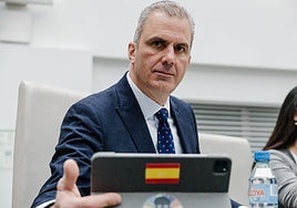 Ortega Smith redobla el órdago a Abascal y acude a una reunión en calidad de portavoz de Vox