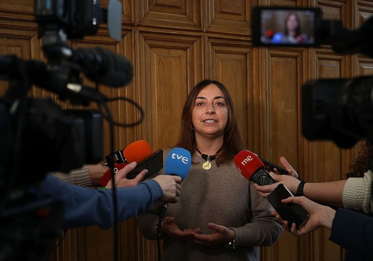 La alcaldesa de Palencia respalda a Page y pide adelantar las elecciones ante la «muerte a pellizcos»