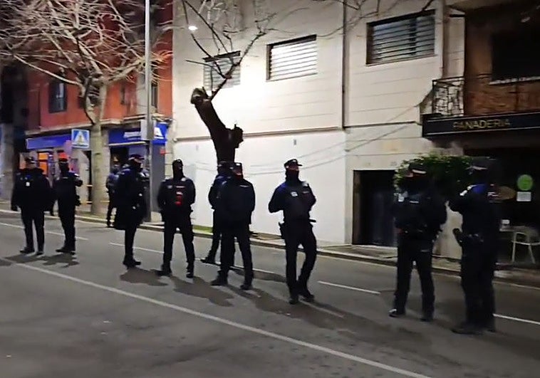 Desalojan a casi un centenar de okupas de un edificio de la Sareb en Collado Villalba