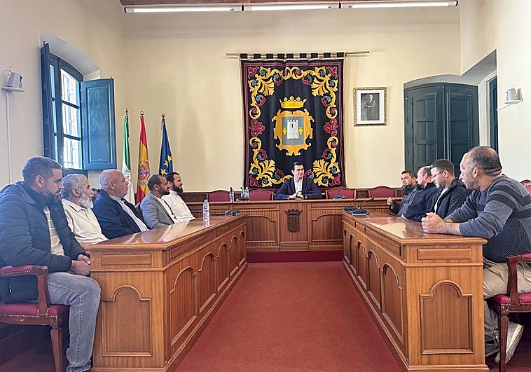 Níjar impedirá el acceso a dependencias municipales con burka o niqab