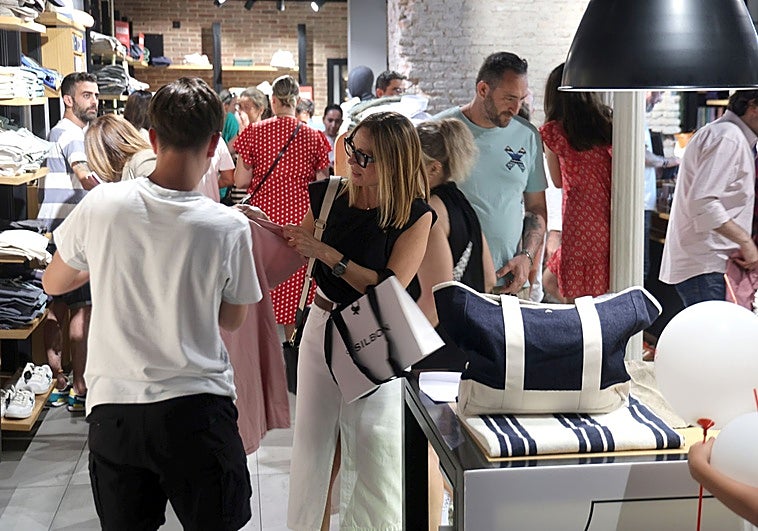 Suben las tiendas de deportes y belleza y bajan ligeramente las de cercanía: así evoluciona el comercio de Córdoba