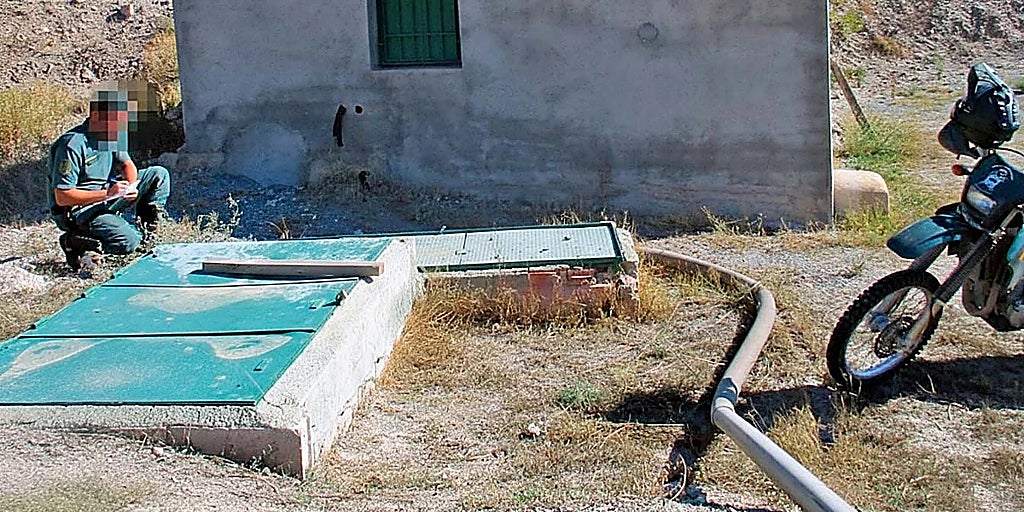 La Guardia Civil descubre más de 900 pozos y balsas ilegales en zonas como el Parque de Doñana