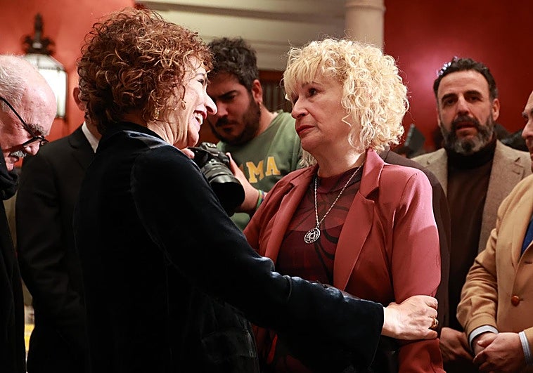 María Jesús Montero no dimitirá hasta la campaña electoral porque como ministra «beneficia a Andalucía»