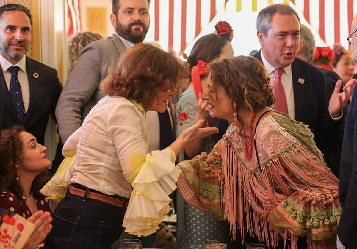 Carmen Calvo, sobre las «lenguas andaluzas» de María Jesús Montero: «Es un  habla del castellano»