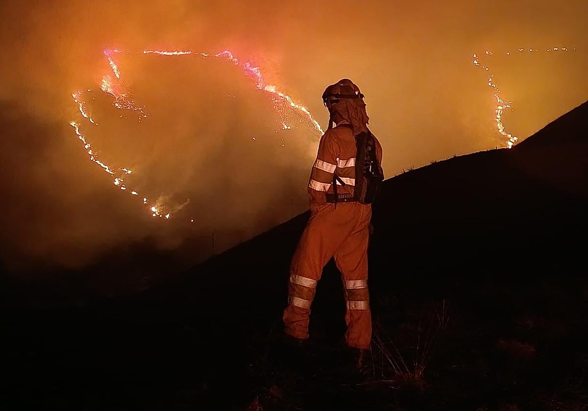 Una ola de incendios forestales pone en alerta a Cantabria: van 66 ...
