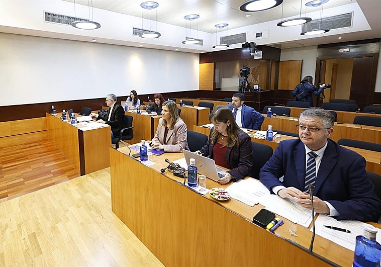 Las Cortes de Castilla-La Mancha debatirán en  pleno 41 enmiendas a la Ley de Farmacia