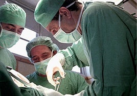 30 años de trasplante de médula en Aragón con 1.500 operaciones: «Fui el 'conejico' de indias»