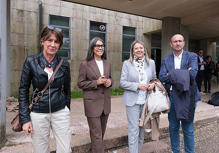 El renombre del colegio Apóstol Santiago, en manos de los ex del PSOE