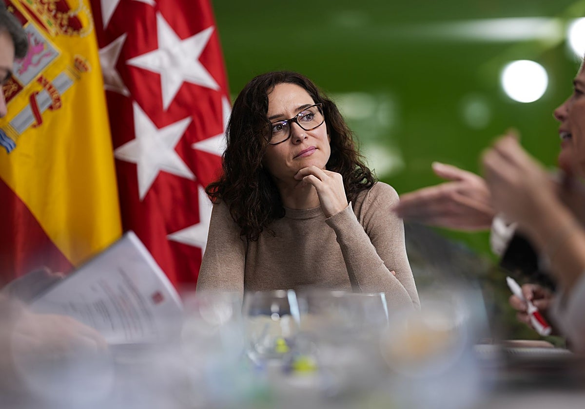 Ayuso augura que Yolanda Díaz «acabará en el PSOE» tras renunciar a  encabezar el nuevo Sumar