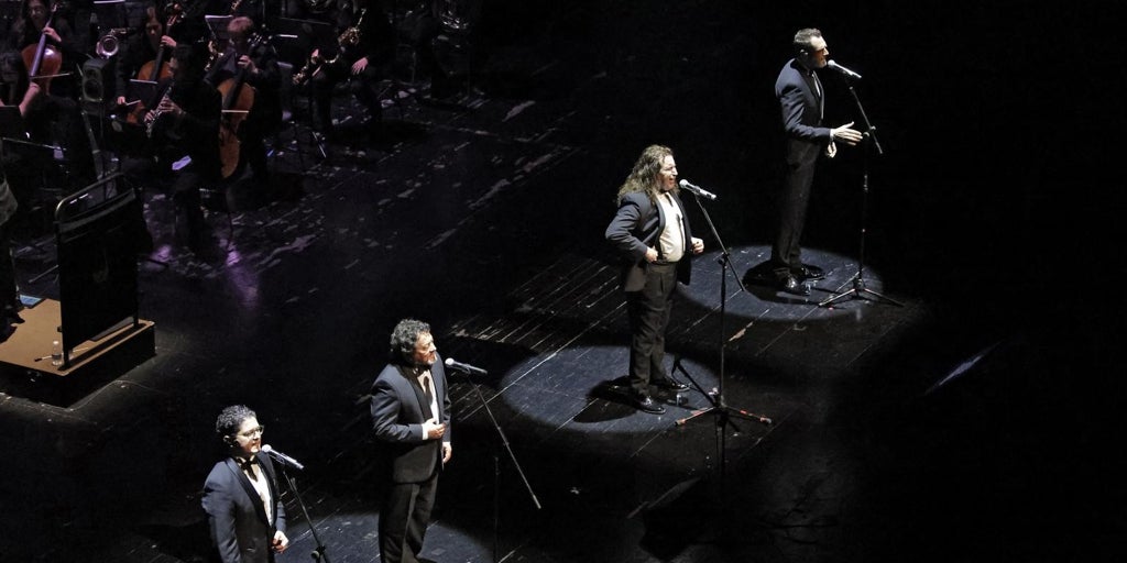 Cantores de Híspalis, Eva González o la periodista Sandra Golpe, medallas de Andalucía