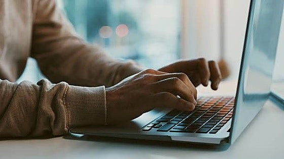 Dos años de prisión por enviar correos a empresas para que no contrataran inmigrantes