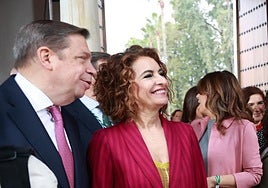 María Jesús Montero ordena a los parlamentarios del PSOE que no vayan al acto de las medallas de Andalucía 2026