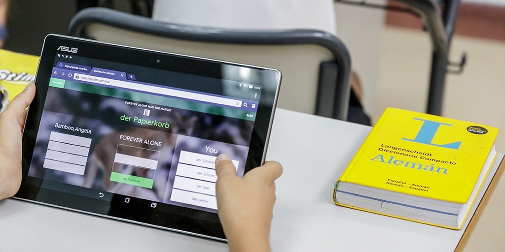 Familias de Alicante se conjuran contra el exceso de tecnología para sus hijos