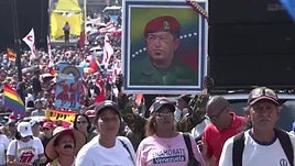 Oficialismo venezolano marcha por el aniversario del 'Caracazo' y pide liberar a Maduro